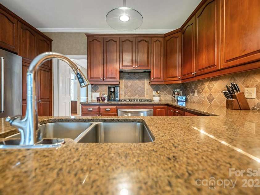 3513 Country Club Drive, Gastonia, NC 28056.  MLS# CAR4204456, YatesRealty ID 1943. 