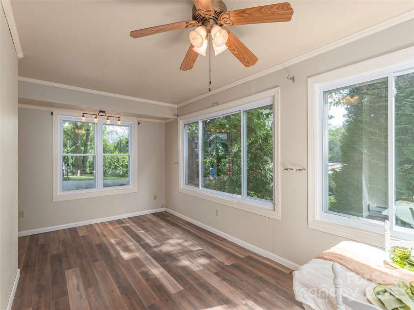 151 Ingram Loop, Clyde, NC 28721.  MLS# CAR4267269, YatesRealty ID 19432. 