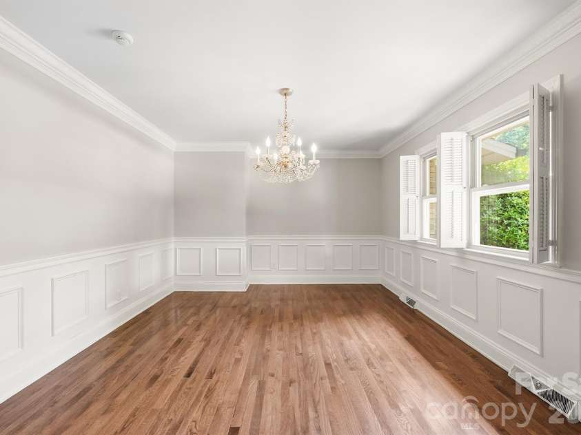 240 36th Avenue Circle, Hickory, NC 28601.  MLS# CAR4377946, YatesRealty ID 19432. 