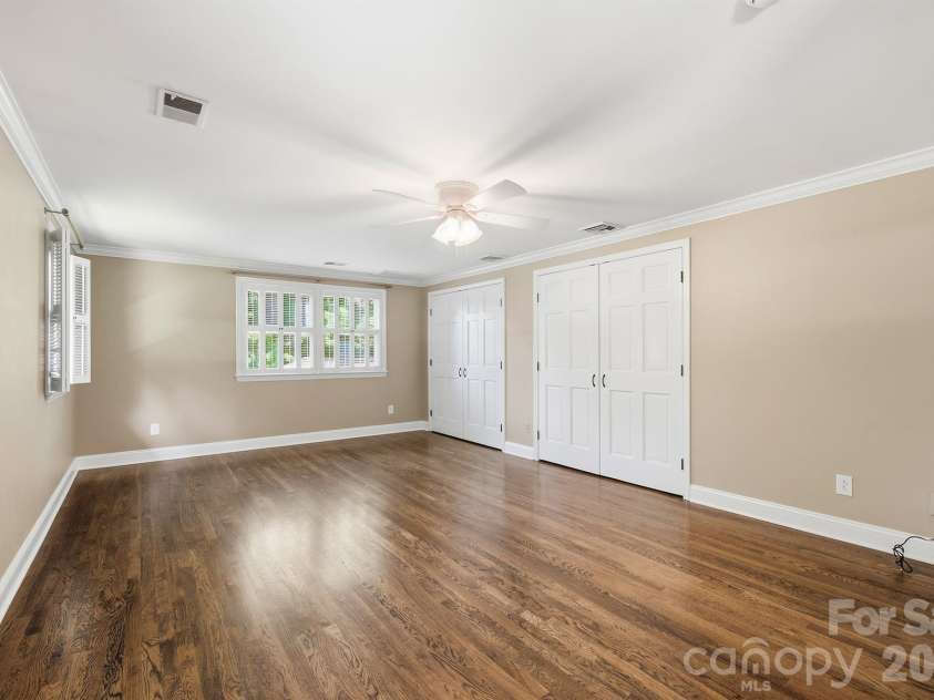 240 36th Avenue Circle, Hickory, NC 28601.  MLS# CAR4377946, YatesRealty ID 19432. 