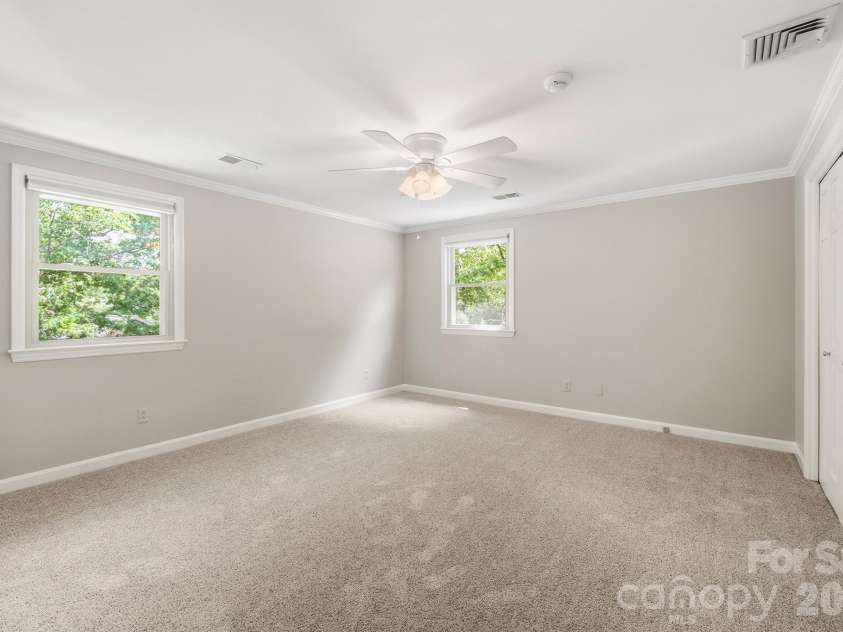 240 36th Avenue Circle, Hickory, NC 28601.  MLS# CAR4377946, YatesRealty ID 19432. 