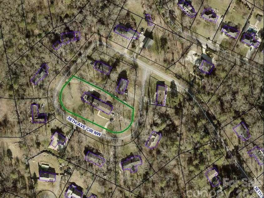 240 36th Avenue Circle, Hickory, NC 28601.  MLS# CAR4377946, YatesRealty ID 19432. 