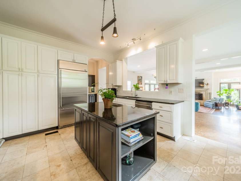 1919 Kensal Court, Charlotte, NC 28211.  MLS# CAR4193792, YatesRealty ID 19433. Kitchen and view of Great Room