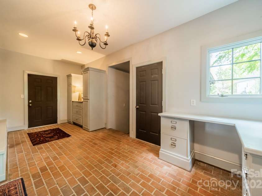1919 Kensal Court, Charlotte, NC 28211.  MLS# CAR4193792, YatesRealty ID 19433. Mudroom with built-ins