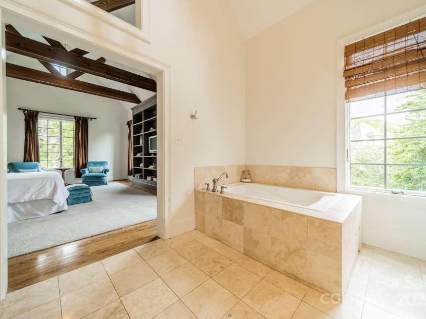 1919 Kensal Court, Charlotte, NC 28211.  MLS# CAR4193792, YatesRealty ID 19433. Primary bath looking back into bedroom