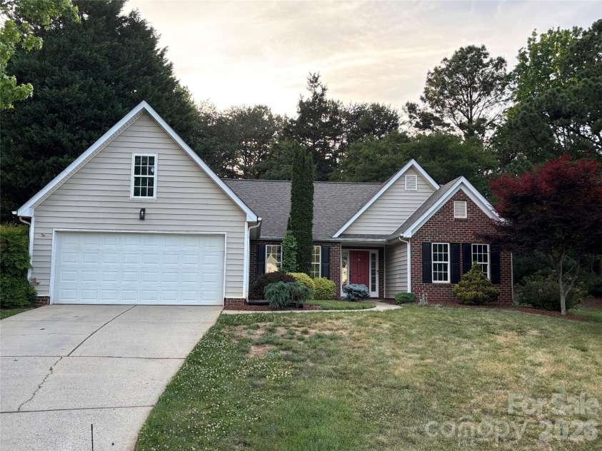 450 Glencrest Drive, Stanley, NC 28164.  MLS# CAR4378663, YatesRealty ID 19433. 