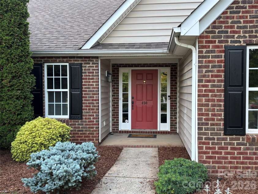 450 Glencrest Drive, Stanley, NC 28164.  MLS# CAR4378663, YatesRealty ID 19433. 