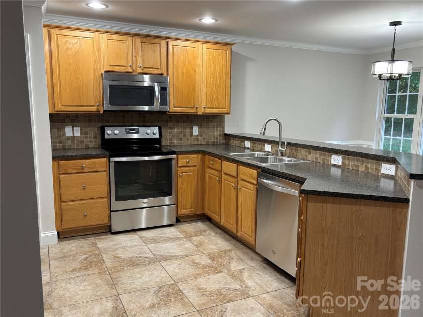 450 Glencrest Drive, Stanley, NC 28164.  MLS# CAR4378663, YatesRealty ID 19433. 