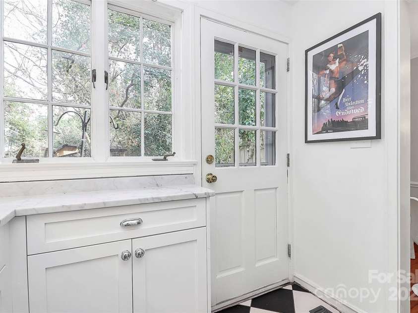 1817 Jameston Drive, Charlotte, NC 28209.  MLS# CAR4232844, YatesRealty ID 19435. 
