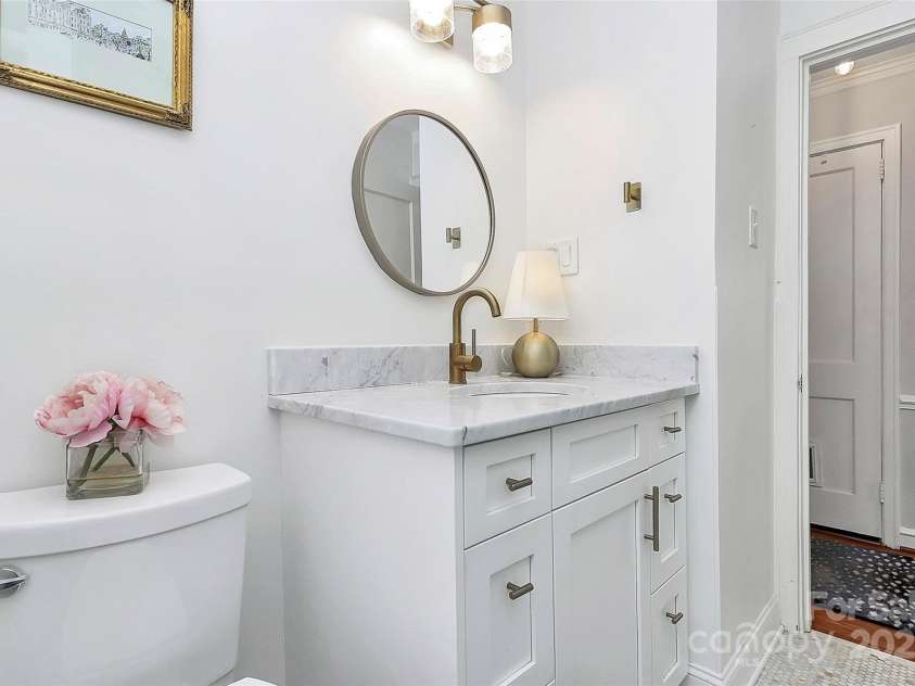 1817 Jameston Drive, Charlotte, NC 28209.  MLS# CAR4232844, YatesRealty ID 19435. 