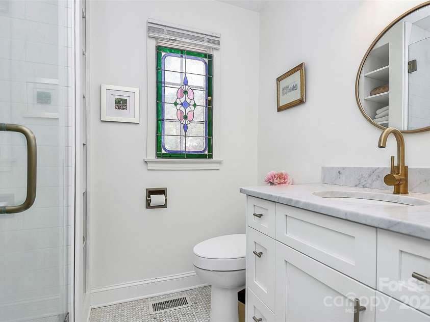 1817 Jameston Drive, Charlotte, NC 28209.  MLS# CAR4232844, YatesRealty ID 19435. 