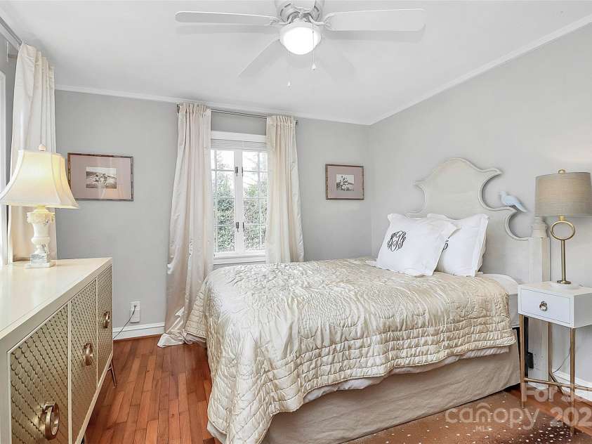 1817 Jameston Drive, Charlotte, NC 28209.  MLS# CAR4232844, YatesRealty ID 19435. 