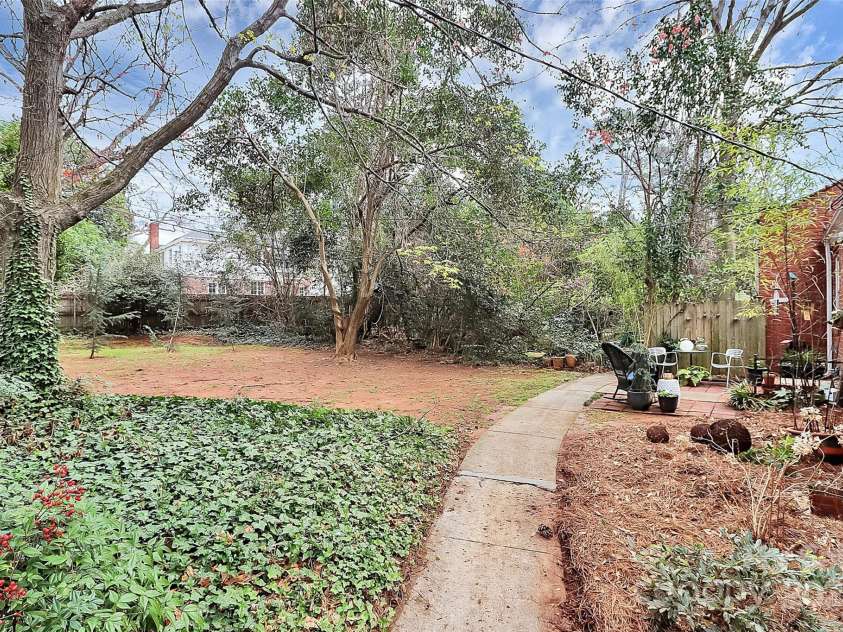1817 Jameston Drive, Charlotte, NC 28209.  MLS# CAR4232844, YatesRealty ID 19435. 