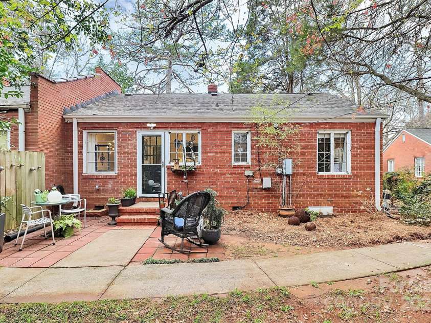 1817 Jameston Drive, Charlotte, NC 28209.  MLS# CAR4232844, YatesRealty ID 19435. 