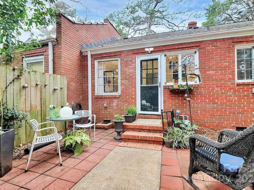 1817 Jameston Drive, Charlotte, NC 28209.  MLS# CAR4232844, YatesRealty ID 19435. 