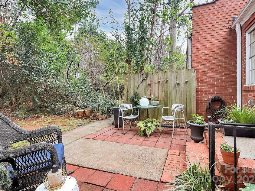 1817 Jameston Drive, Charlotte, NC 28209.  MLS# CAR4232844, YatesRealty ID 19435. 