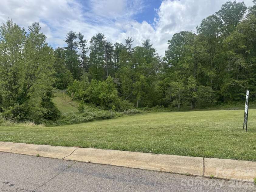 84 Gracie Lane, Weaverville, NC 28787.  MLS# CAR4378854, YatesRealty ID 19435. 