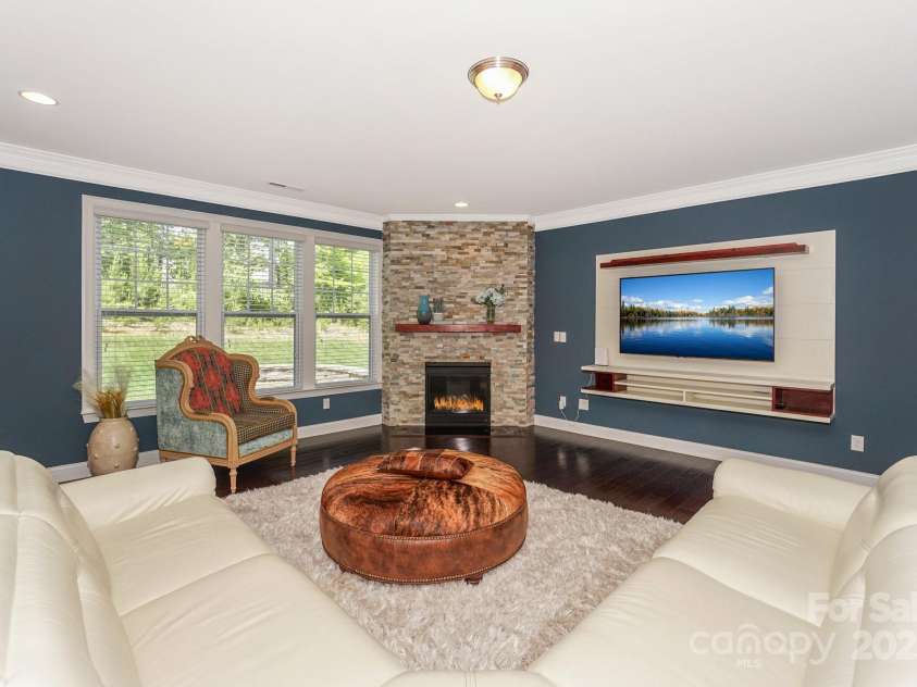 135 Canoe Pole Lane, Mooresville, NC 28117.  MLS# CAR4254258, YatesRealty ID 19439. 