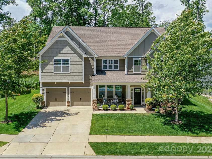 135 Canoe Pole Lane, Mooresville, NC 28117.  MLS# CAR4254258, YatesRealty ID 19439. 
