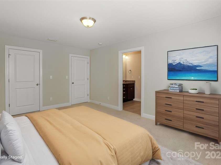 135 Canoe Pole Lane, Mooresville, NC 28117.  MLS# CAR4254258, YatesRealty ID 19439. 