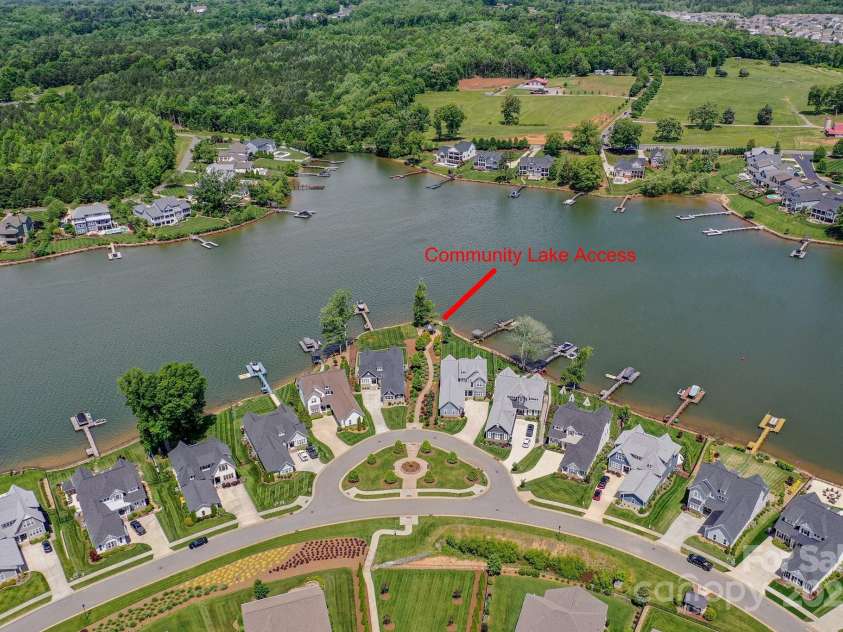 135 Canoe Pole Lane, Mooresville, NC 28117.  MLS# CAR4254258, YatesRealty ID 19439. 
