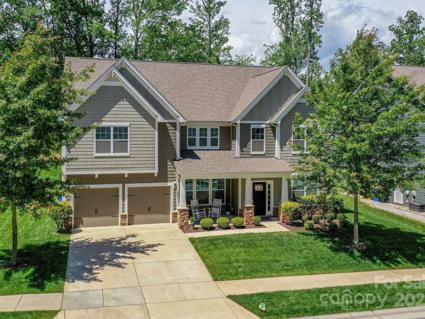 135 Canoe Pole Lane, Mooresville, NC 28117.  MLS# CAR4254258, YatesRealty ID 19439. 