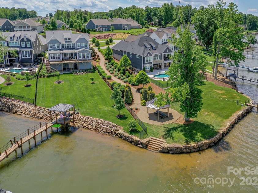 135 Canoe Pole Lane, Mooresville, NC 28117.  MLS# CAR4254258, YatesRealty ID 19439. Community Gazebo