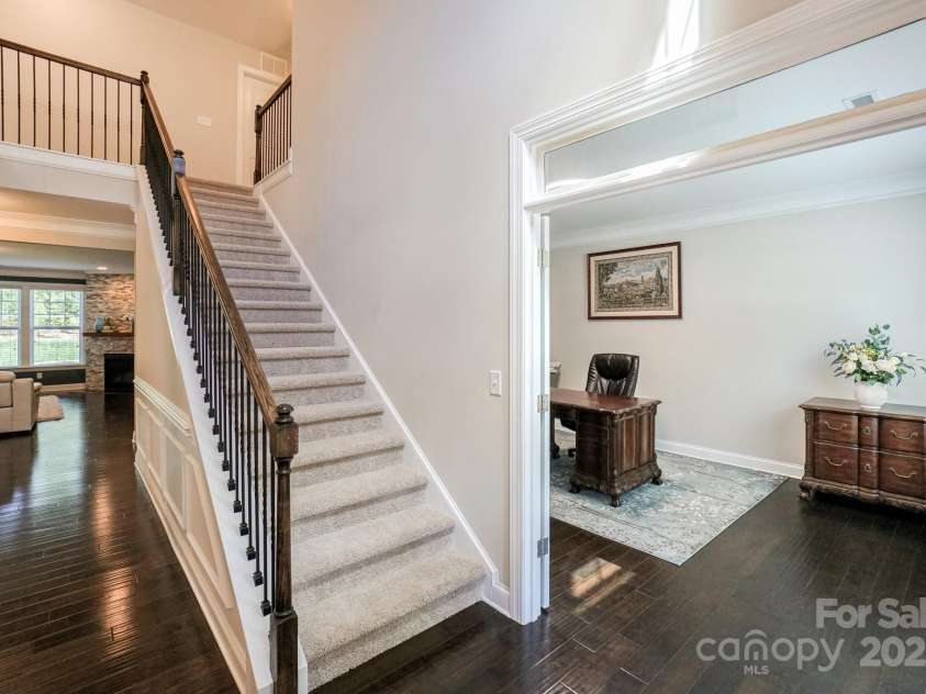 135 Canoe Pole Lane, Mooresville, NC 28117.  MLS# CAR4254258, YatesRealty ID 19439. Office to Right of Entry