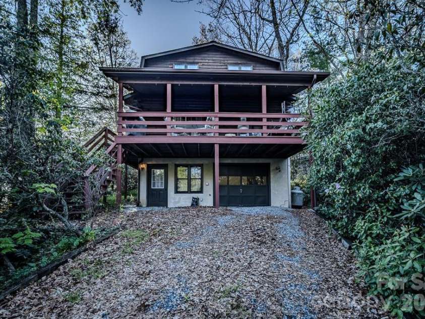 86 Hickory Lane, Newland, NC 28657.  MLS# CAR4378825, YatesRealty ID 19439. 