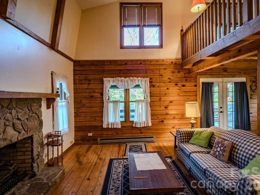 86 Hickory Lane, Newland, NC 28657.  MLS# CAR4378825, YatesRealty ID 19439. 