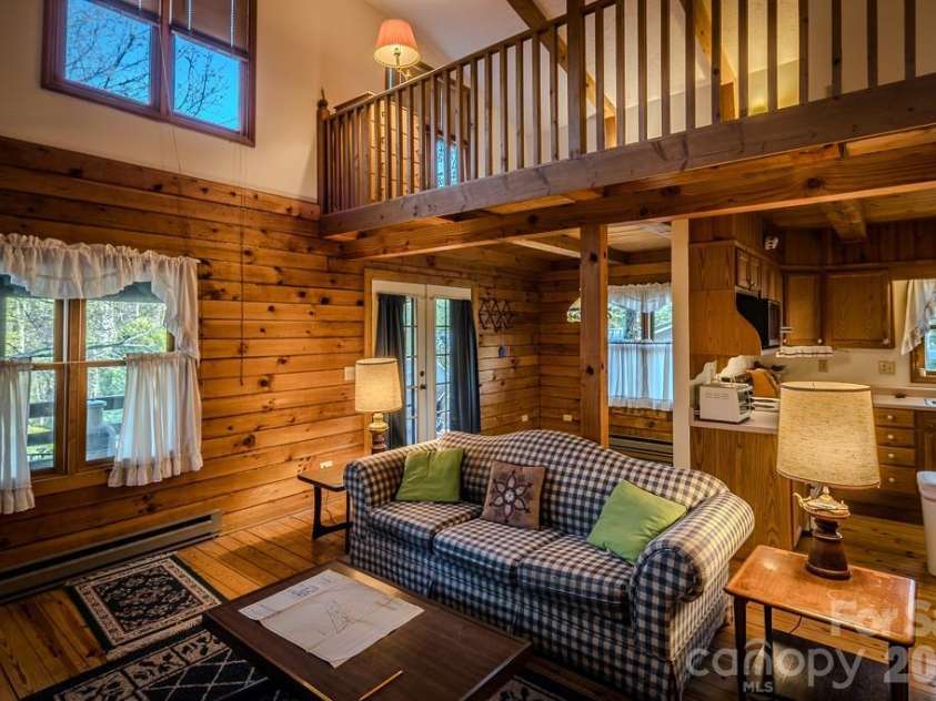 86 Hickory Lane, Newland, NC 28657.  MLS# CAR4378825, YatesRealty ID 19439. 