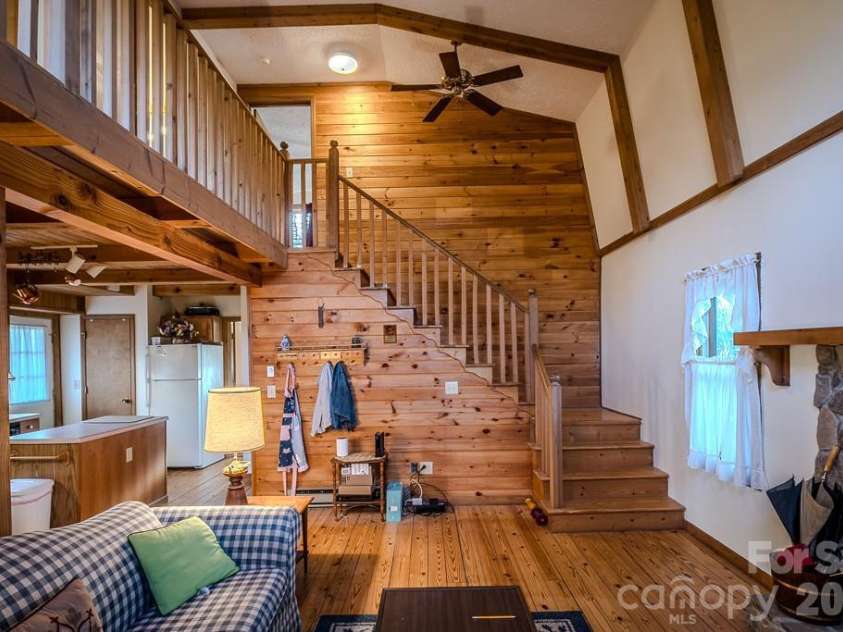 86 Hickory Lane, Newland, NC 28657.  MLS# CAR4378825, YatesRealty ID 19439. 