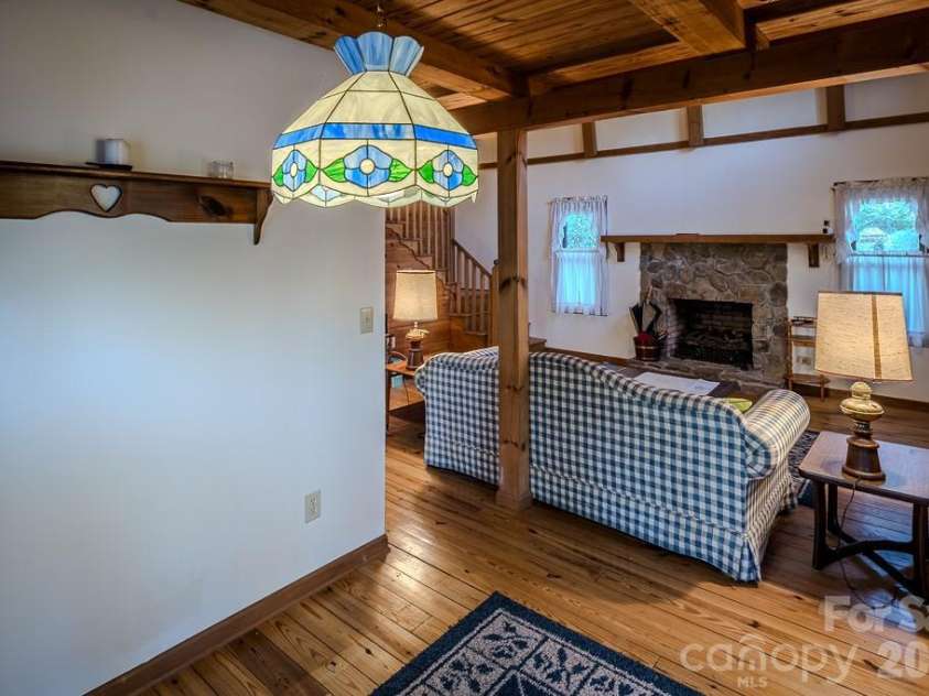 86 Hickory Lane, Newland, NC 28657.  MLS# CAR4378825, YatesRealty ID 19439. 