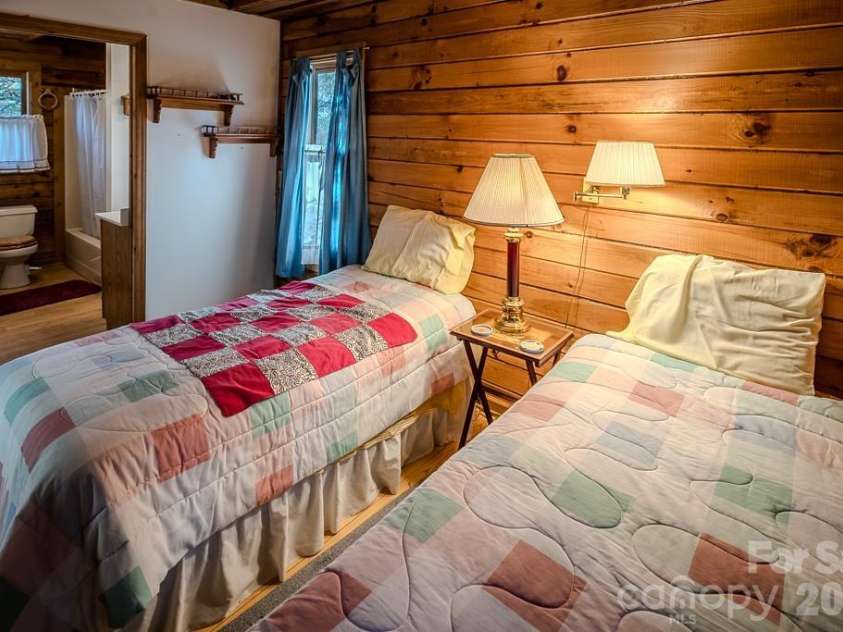 86 Hickory Lane, Newland, NC 28657.  MLS# CAR4378825, YatesRealty ID 19439. 