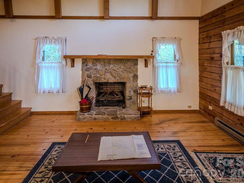86 Hickory Lane, Newland, NC 28657.  MLS# CAR4378825, YatesRealty ID 19439. Gas logs