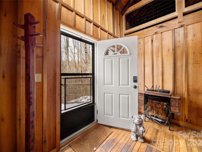 210 Bear Pen Road, Burnsville, NC 28714.  MLS# CAR4331746, YatesRealty ID 1944. 