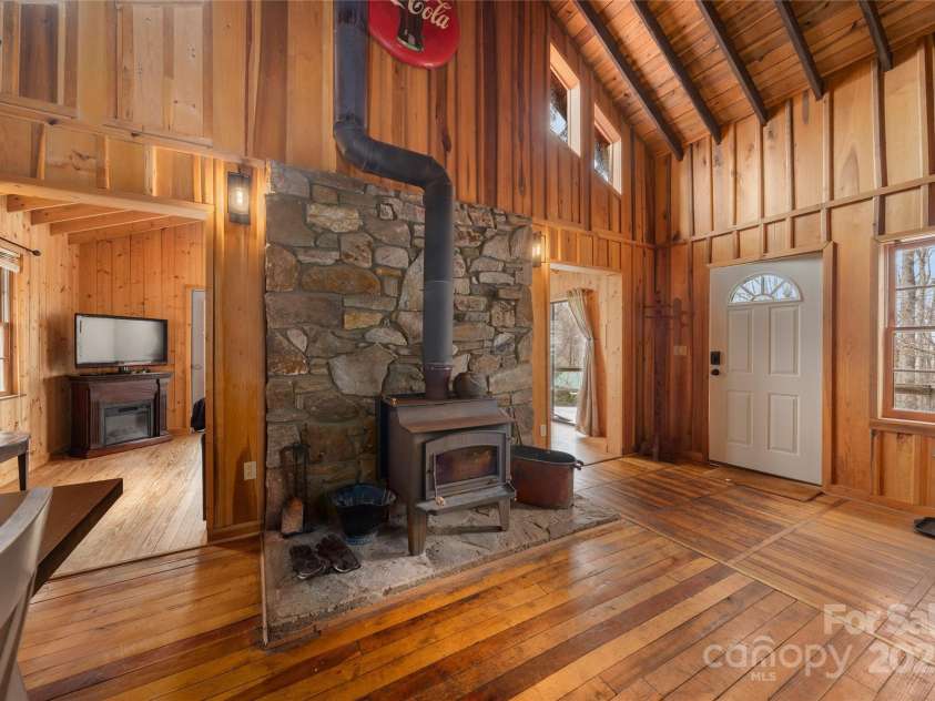 210 Bear Pen Road, Burnsville, NC 28714.  MLS# CAR4331746, YatesRealty ID 1944. 