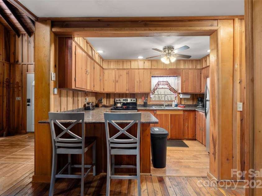 210 Bear Pen Road, Burnsville, NC 28714.  MLS# CAR4331746, YatesRealty ID 1944. 