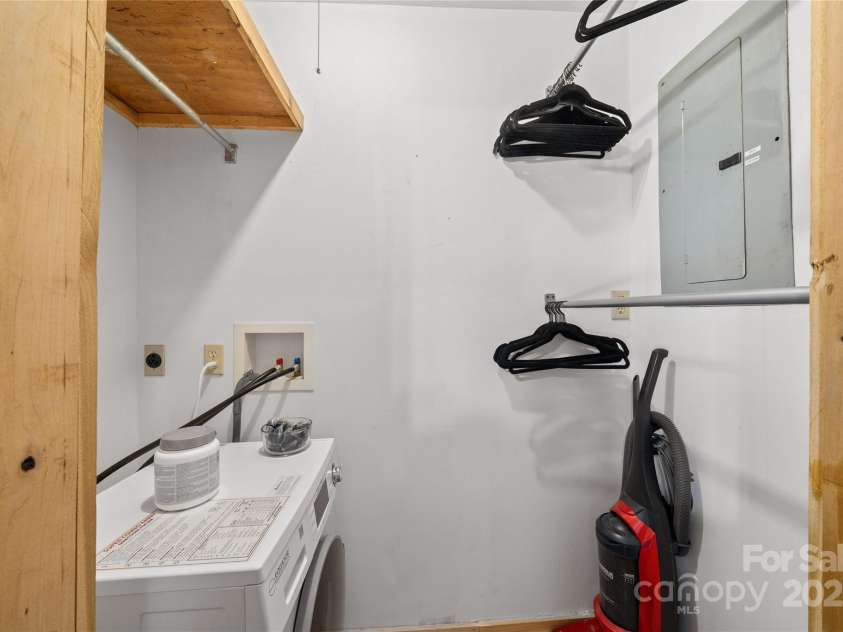 210 Bear Pen Road, Burnsville, NC 28714.  MLS# CAR4331746, YatesRealty ID 1944. 