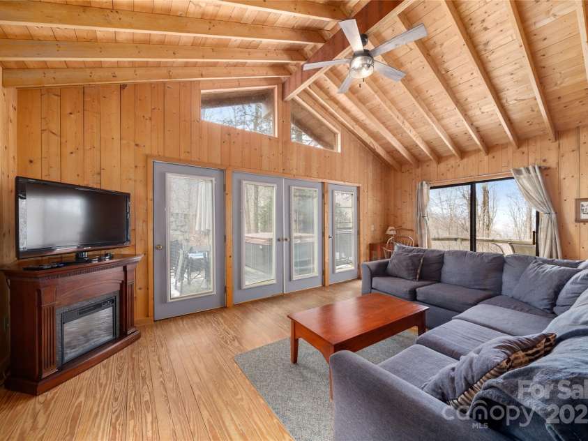 210 Bear Pen Road, Burnsville, NC 28714.  MLS# CAR4331746, YatesRealty ID 1944. 