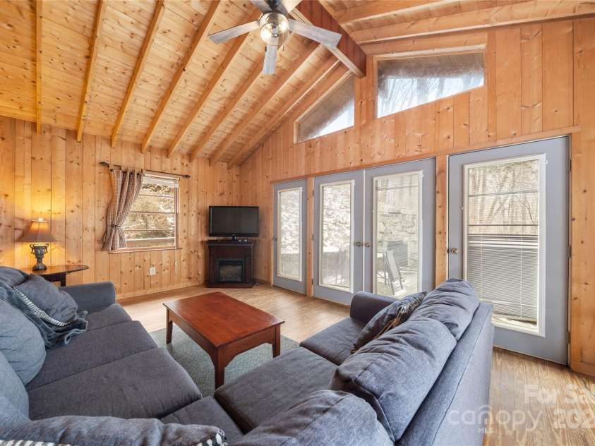 210 Bear Pen Road, Burnsville, NC 28714.  MLS# CAR4331746, YatesRealty ID 1944. 