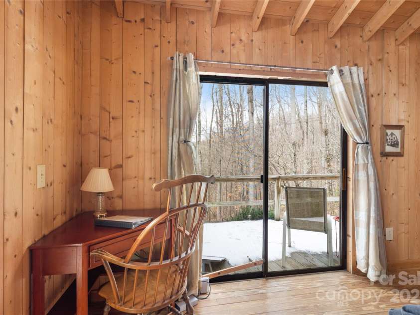 210 Bear Pen Road, Burnsville, NC 28714.  MLS# CAR4331746, YatesRealty ID 1944. 