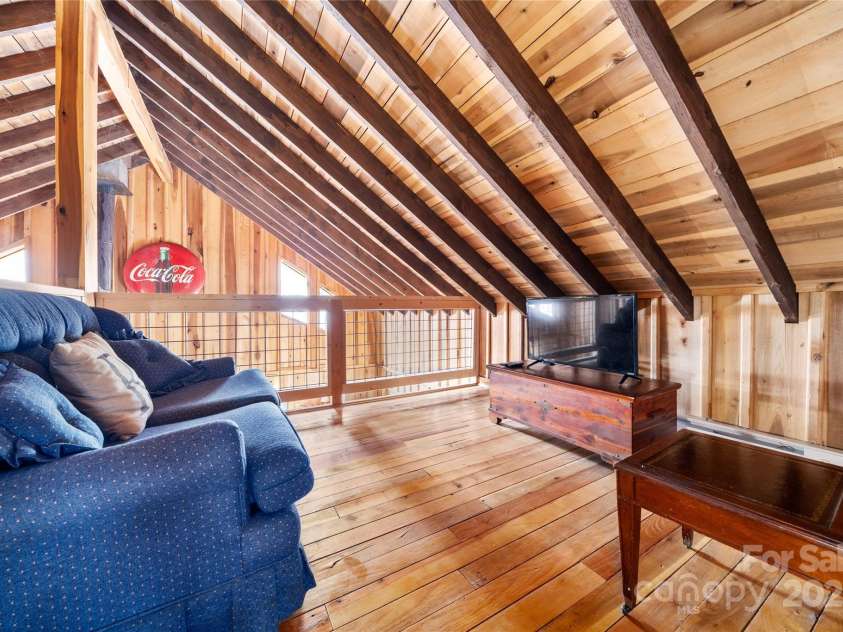 210 Bear Pen Road, Burnsville, NC 28714.  MLS# CAR4331746, YatesRealty ID 1944. 