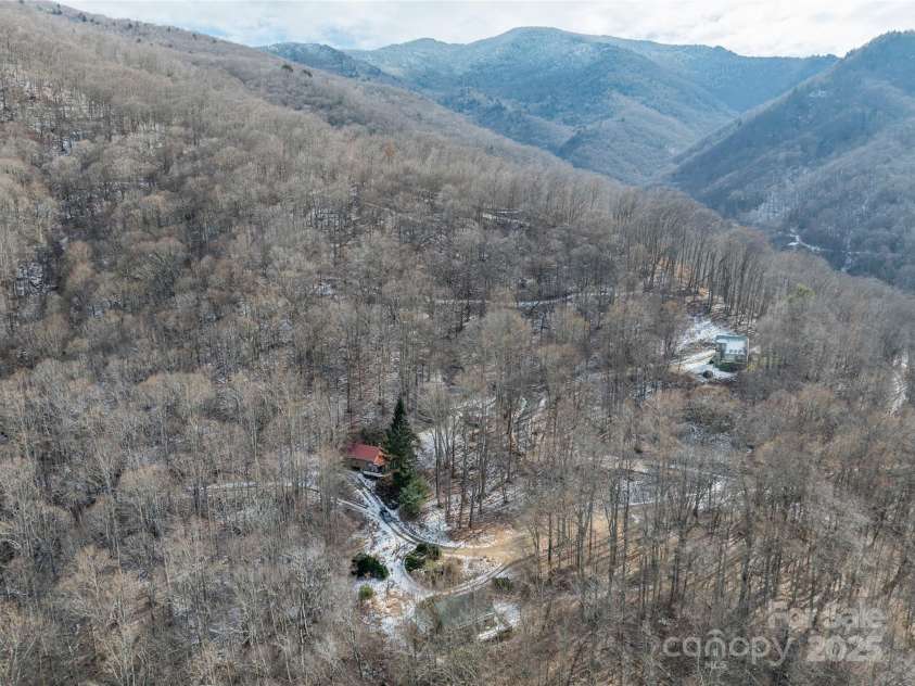 210 Bear Pen Road, Burnsville, NC 28714.  MLS# CAR4331746, YatesRealty ID 1944. 