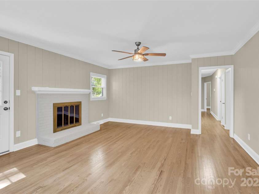 6600 Knightswood Drive, Charlotte, NC 28226.  MLS# CAR4249249, YatesRealty ID 1944. 