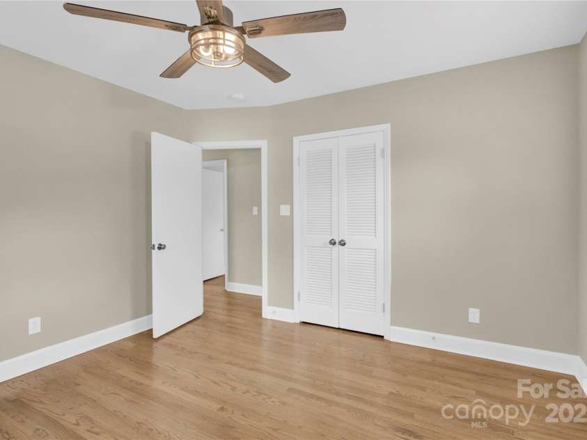 6600 Knightswood Drive, Charlotte, NC 28226.  MLS# CAR4249249, YatesRealty ID 1944. 