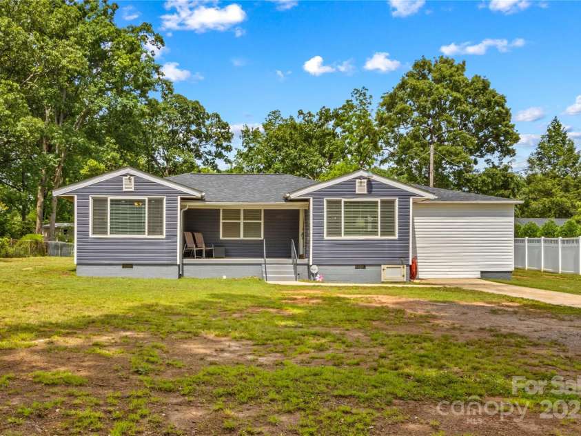 314 Euclid Avenue, Statesville, NC 28677.  MLS# CAR4257753, YatesRealty ID 19440. 