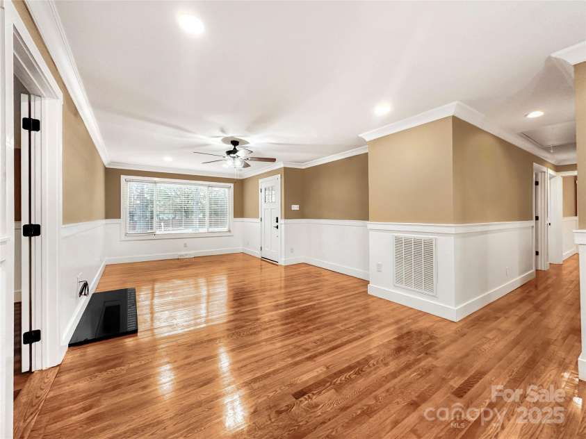 314 Euclid Avenue, Statesville, NC 28677.  MLS# CAR4257753, YatesRealty ID 19440. 