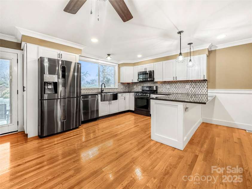 314 Euclid Avenue, Statesville, NC 28677.  MLS# CAR4257753, YatesRealty ID 19440. 