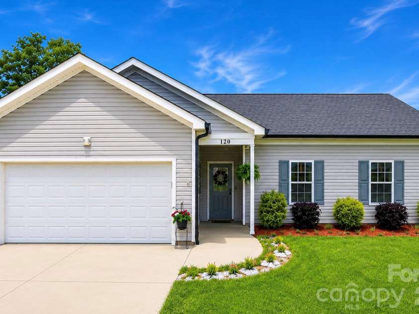 120 Elmwood Road, Statesville, NC 28625.  MLS# CAR4378515, YatesRealty ID 19441. 